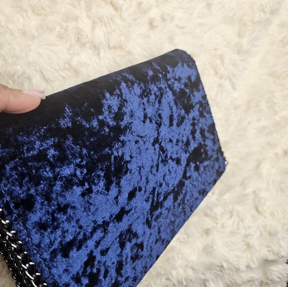 NWOT Blue Velvet Chealsea 28 Clutch - Picture 9 of 12